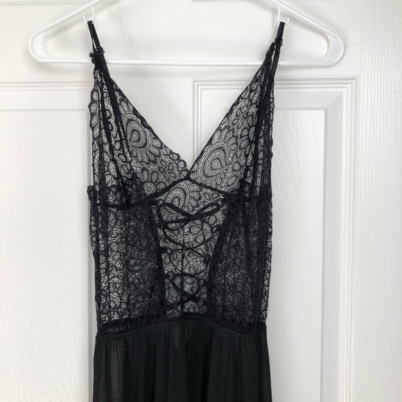 Black Lace Lingerie - Picture 2 of 3